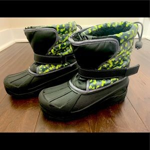 Boy’s All Weather Boots (size 4)